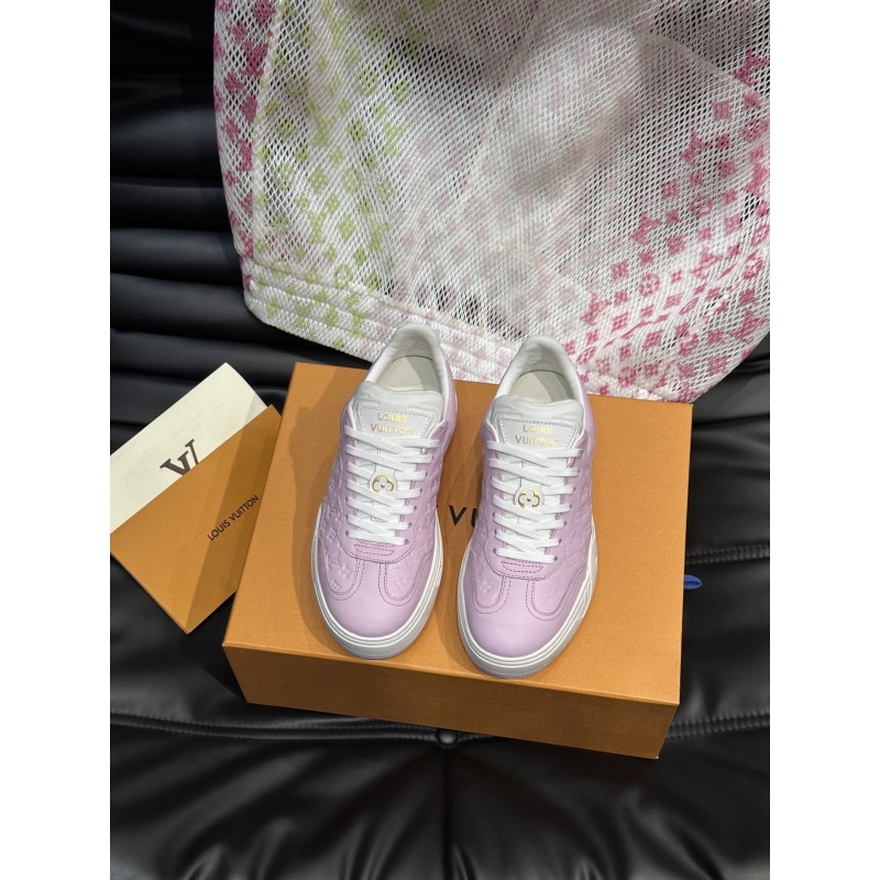 l**is V*t*n sneakers